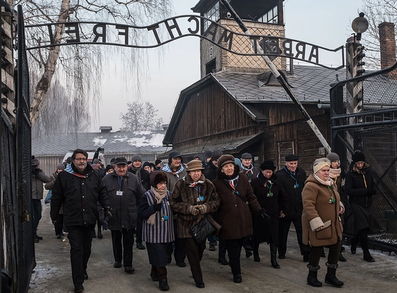 Quebecers less exposed to Holocaust than other Canadians, poll finds